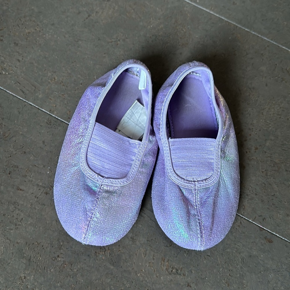 H&M slippers size 9-9.5
